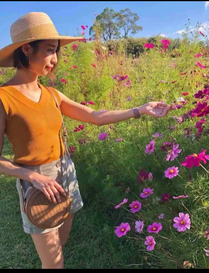 Wander & Pick Flower picking experience. 1 hr from Sydney