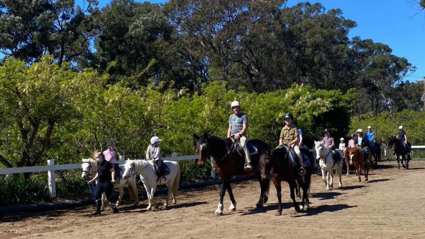 Horse Riding +lakeside retro Glamping (Mid week special! )